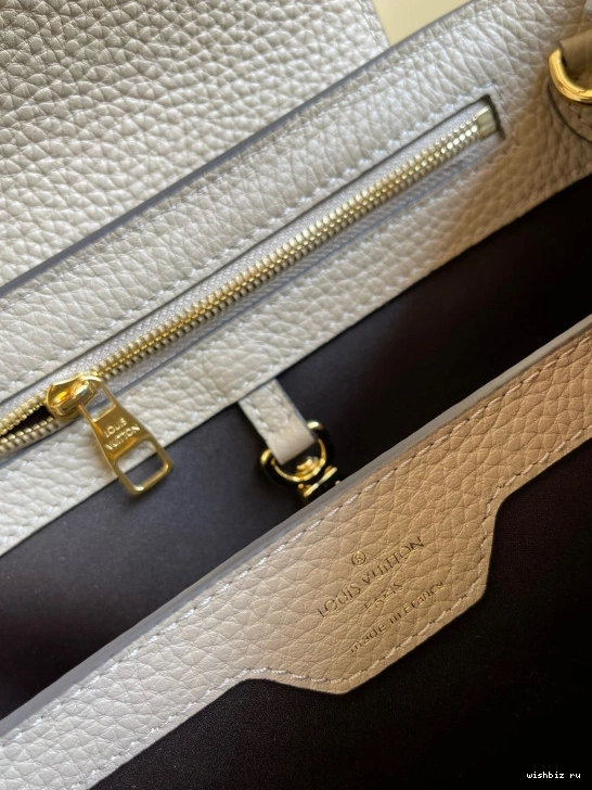 WIS BB VUITTON LOUIS CAPUCINES 0822